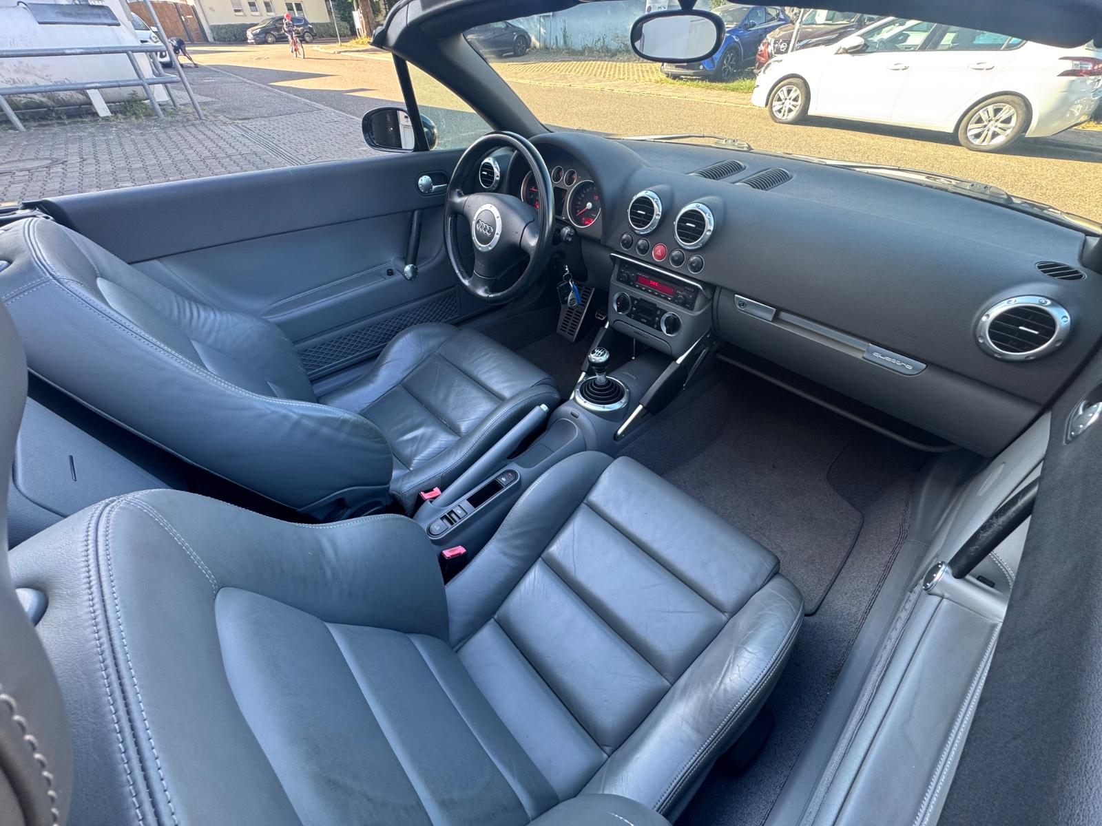 Audi TT Roadster 1.8T quattro 132 kW | S-line