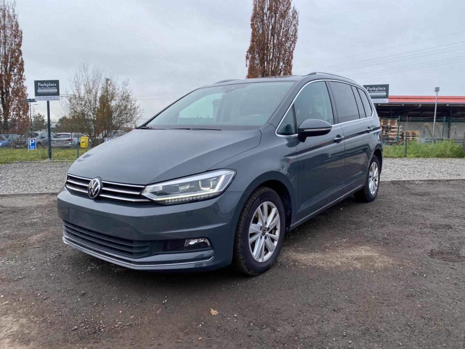 Volkswagen Touran Highline 7P_Pano_Led_Navi