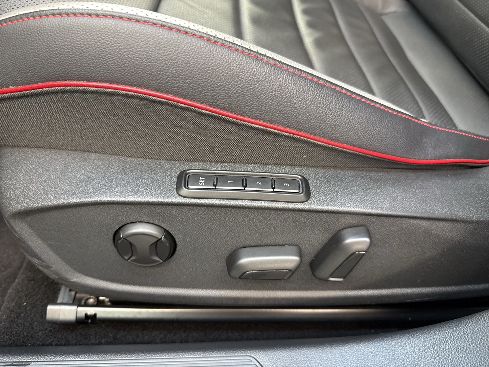 Golf VIII GTI, Leder,, IQ-Light, Head-up,Technik