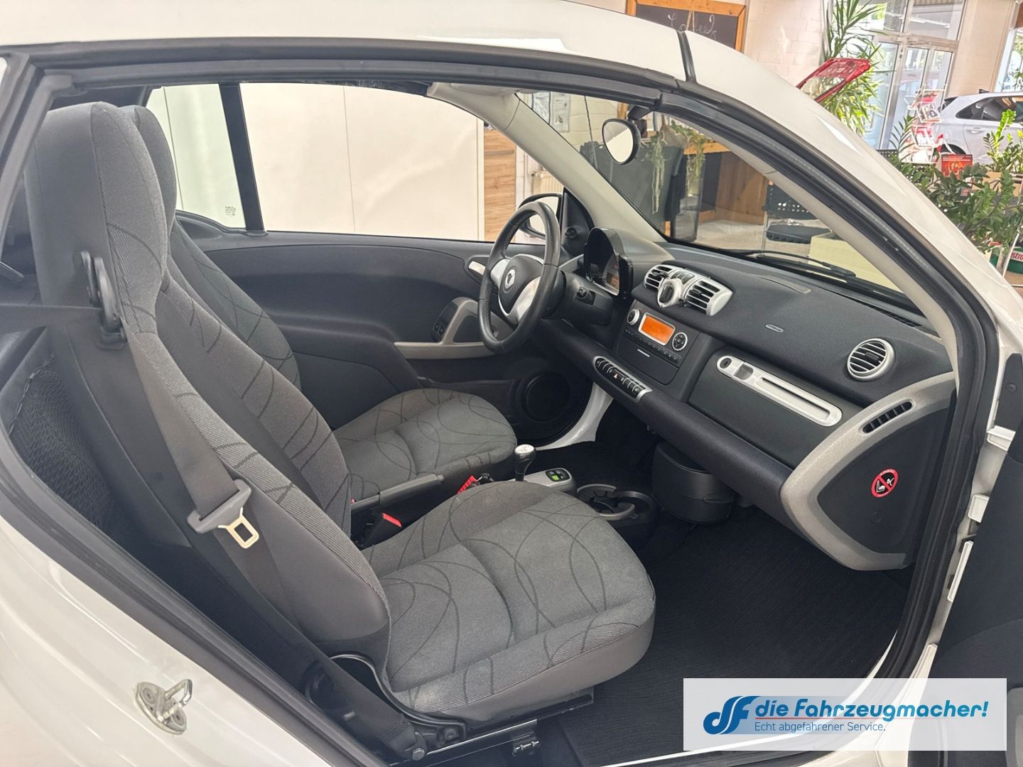 Fahrzeugabbildung Smart fortwo cabrio mhd 62tkm neue Reifen El.Verdeck S