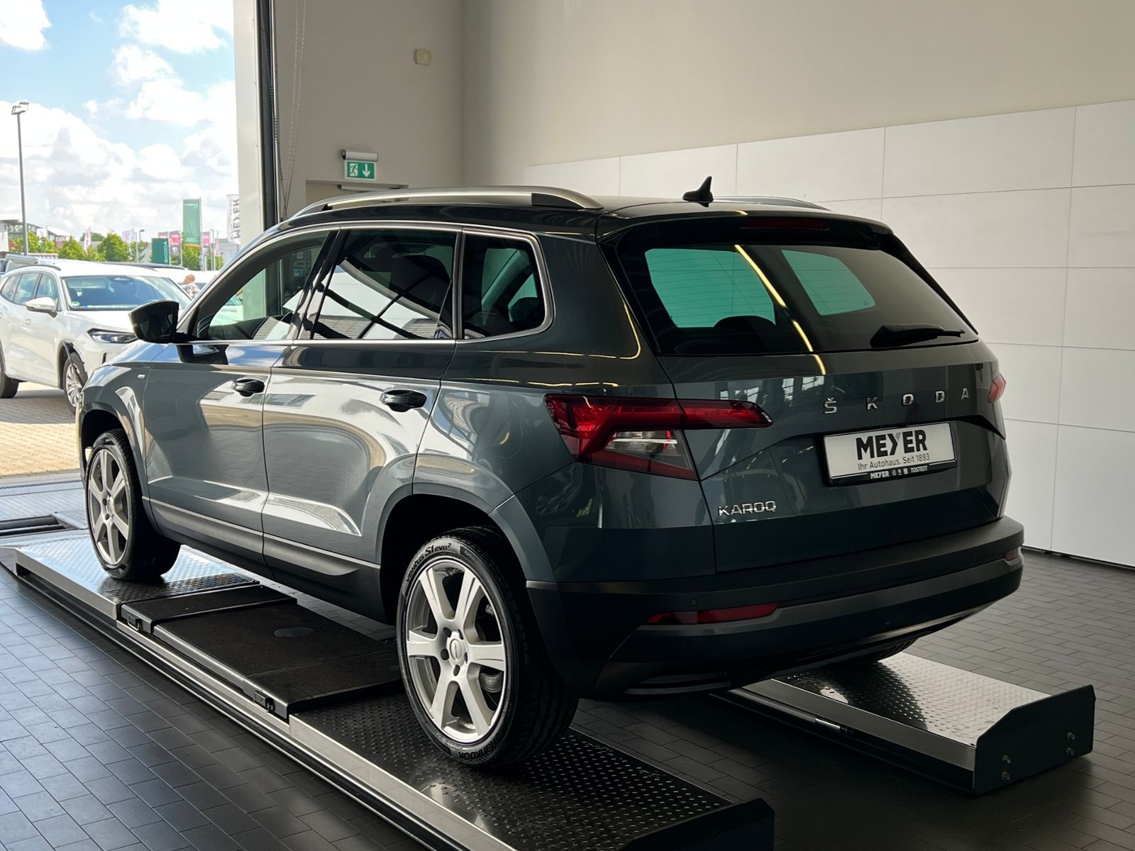 Fahrzeugabbildung SKODA Karoq 1.5 TSI ACT Drive 125 years *AHK, LED, Sta
