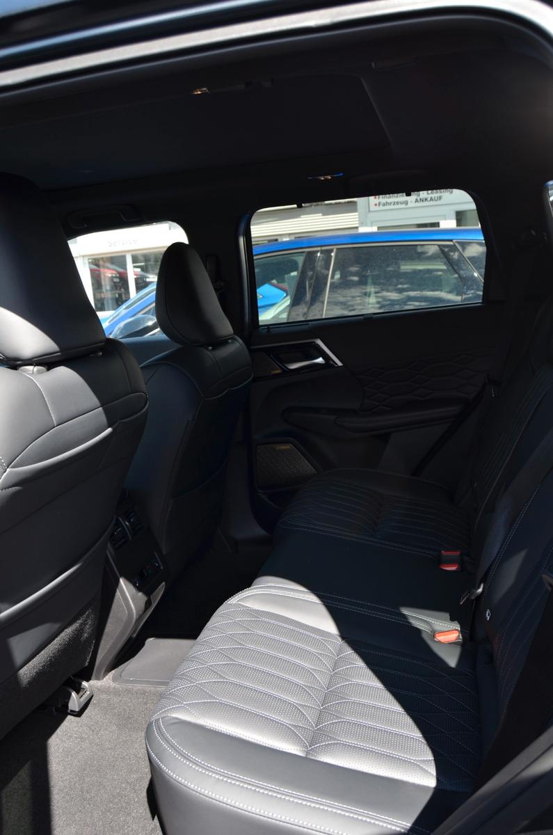 Mitsubishi Outlander 2.4 PHEV DIAMANT TOP AT 4WD LEDER MJ26