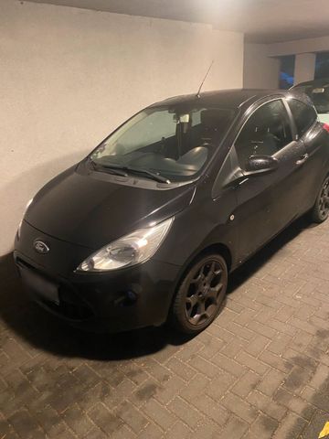 Ford KA RU8 Titanium Edition 2013  94.400...