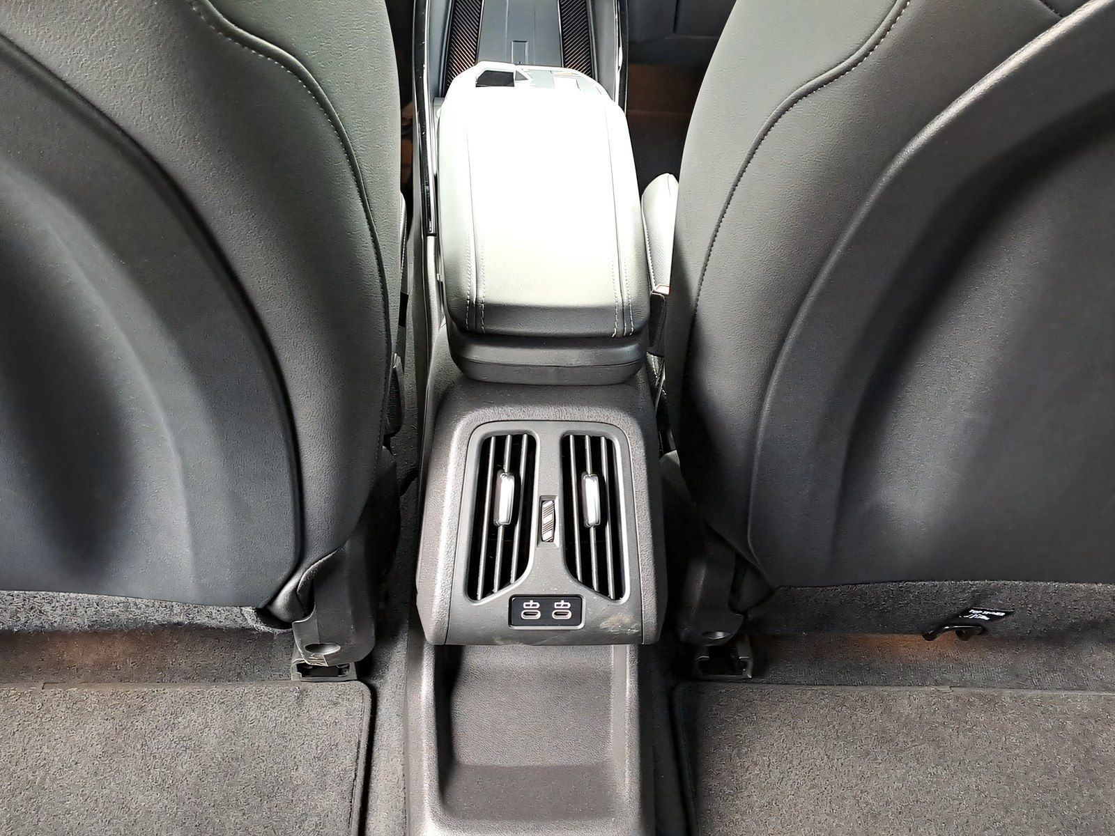 BMW iX2 - Bild 20