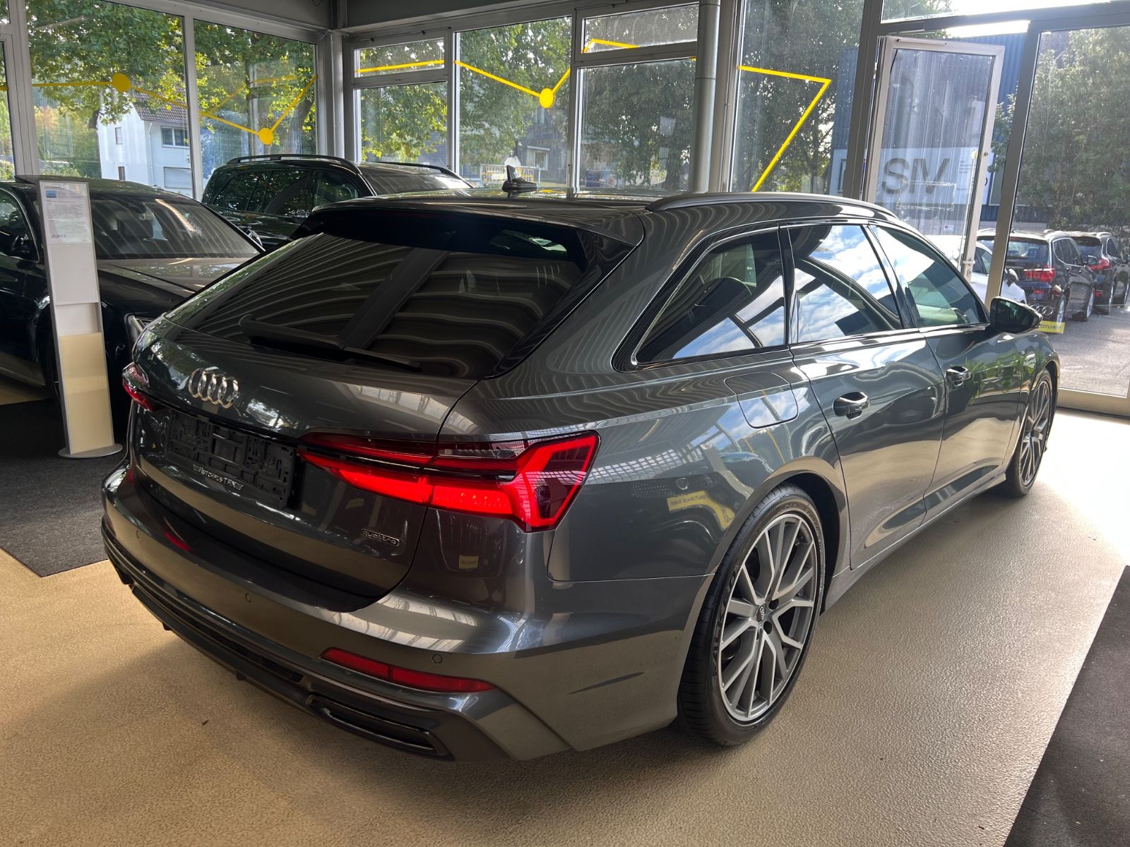 Fahrzeugabbildung Audi A6 Avant 40 TDI quattro sport S line *1.HAND*