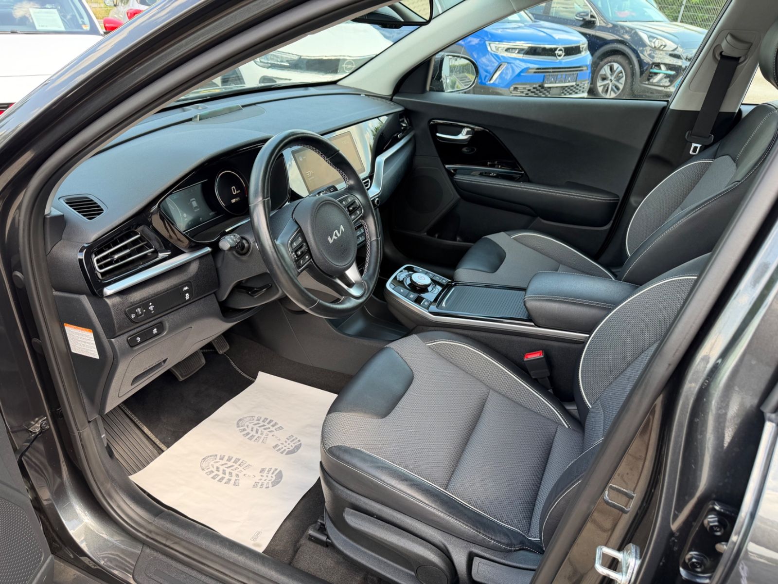 Fahrzeugabbildung Kia e-Niro Vision°64 kWh°SOH 97%°1.Hand°Kamera°LED°