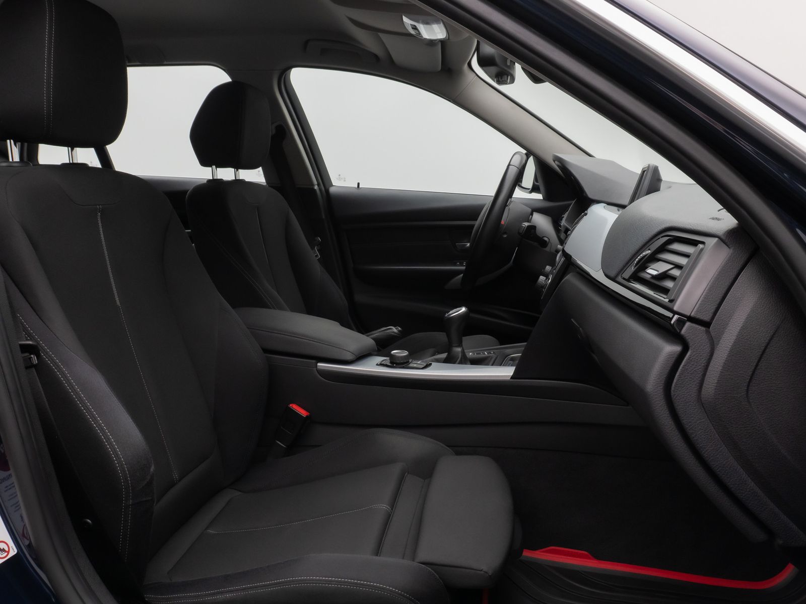 Fahrzeugabbildung BMW 320i Sport Line PDC Xenon AHK Geschwindigkeitsre