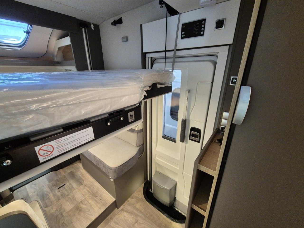 Fahrzeugabbildung LMC Lift H 630 Markise Navigation --TV SAT Radträger