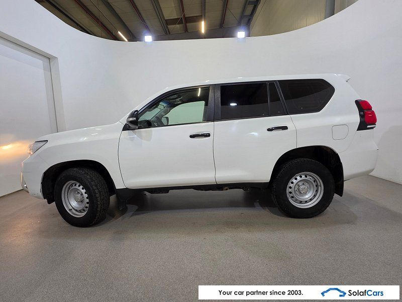Toyota Land Cruiser 2.8 D-4D 4x4 2PL Navi KeylessGo Kl imagem 2