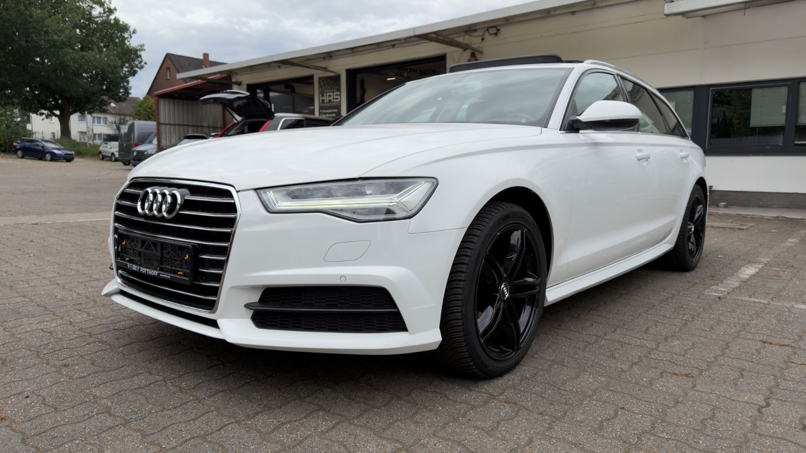 AUDI A6 Avant 2.0 TDI ultra / Pano-Leder-Cam-Navi-/