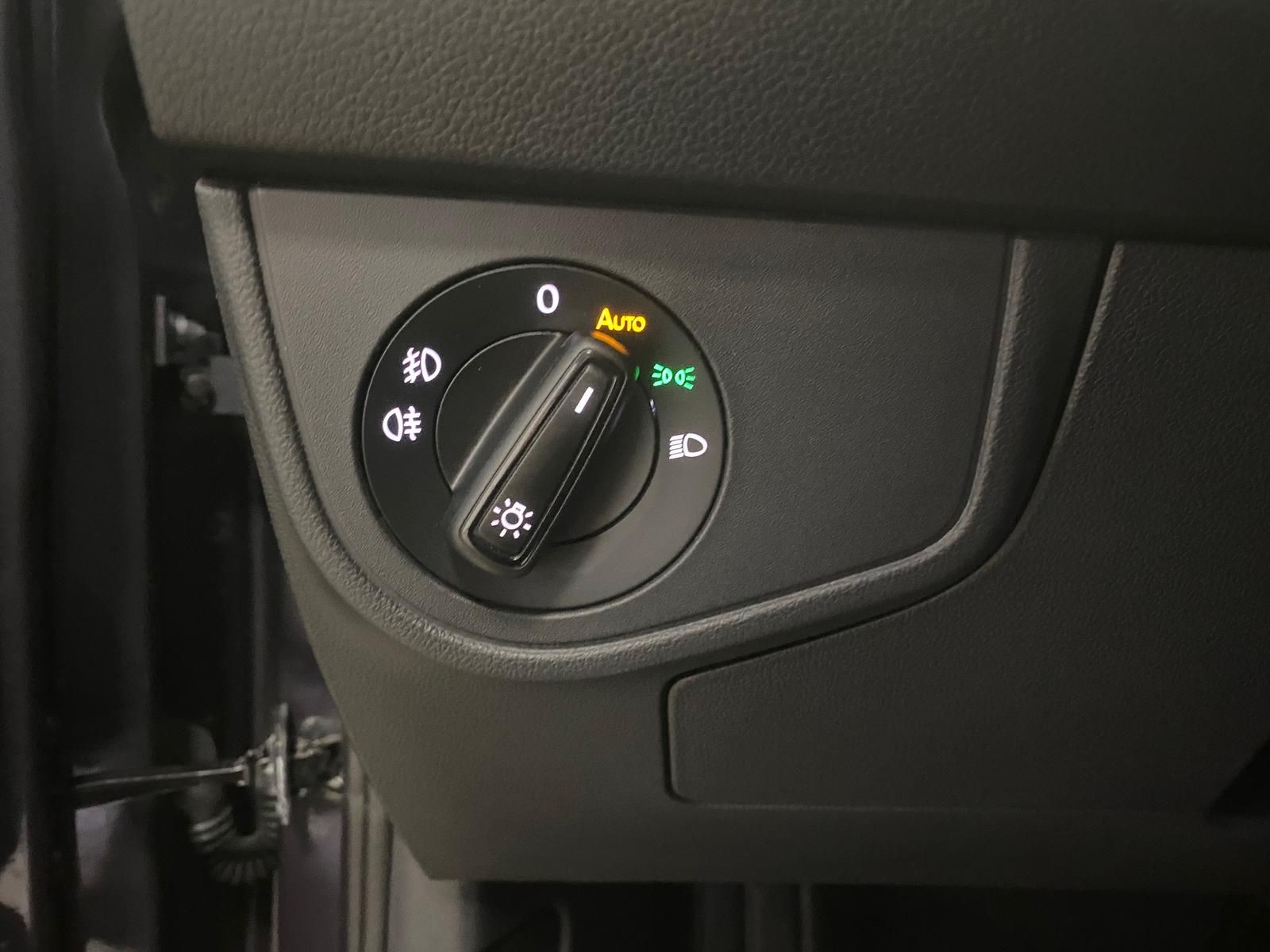 Fahrzeugabbildung Volkswagen Taigo 1.5 16V TSI ACT Life+APP+MATRIX+ALLWETTER+