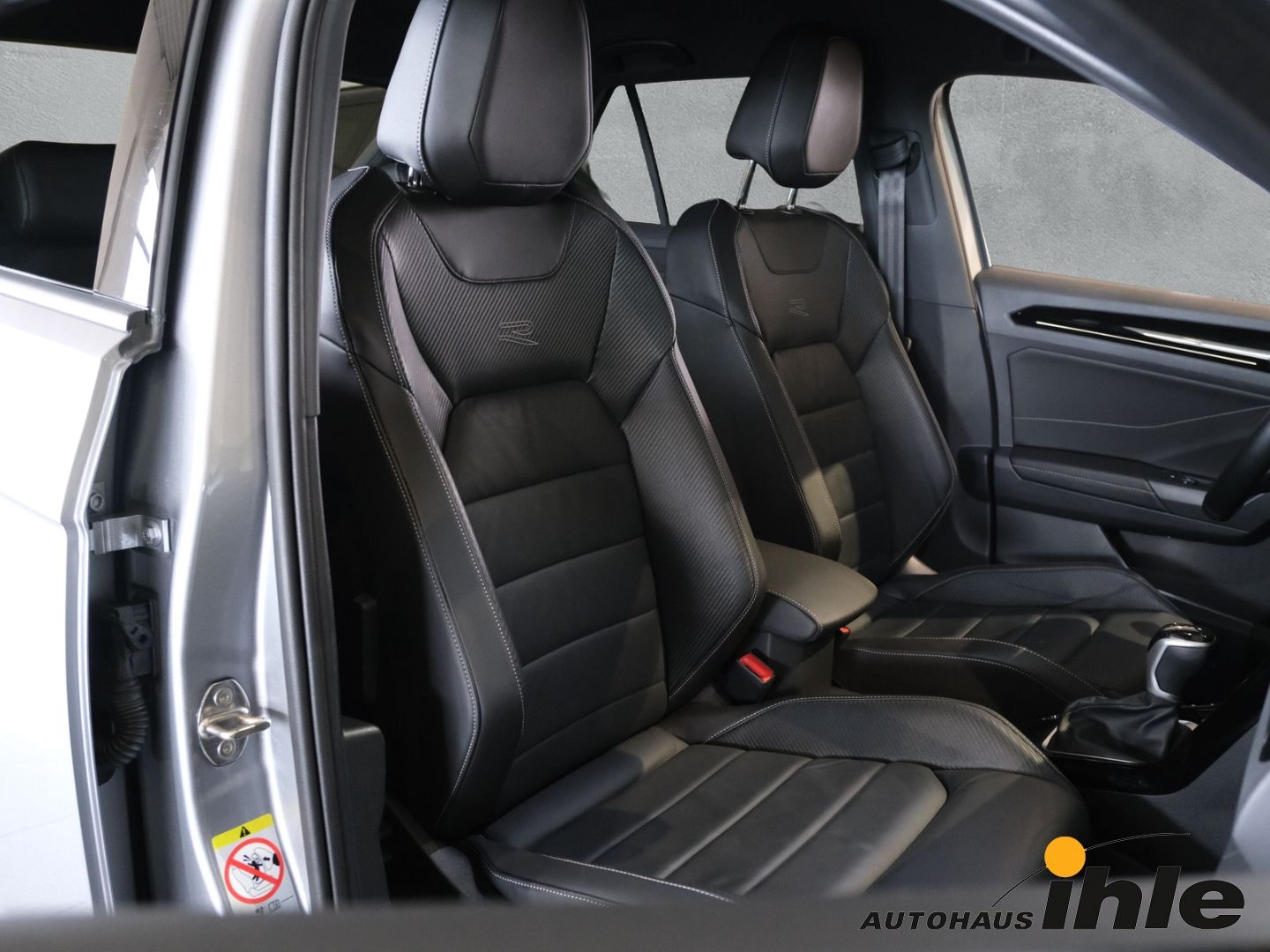 Volkswagen T-Roc R-Line 1,5 TSI DSG AHK IQ-LIGHT LEDERPAKET foto 4