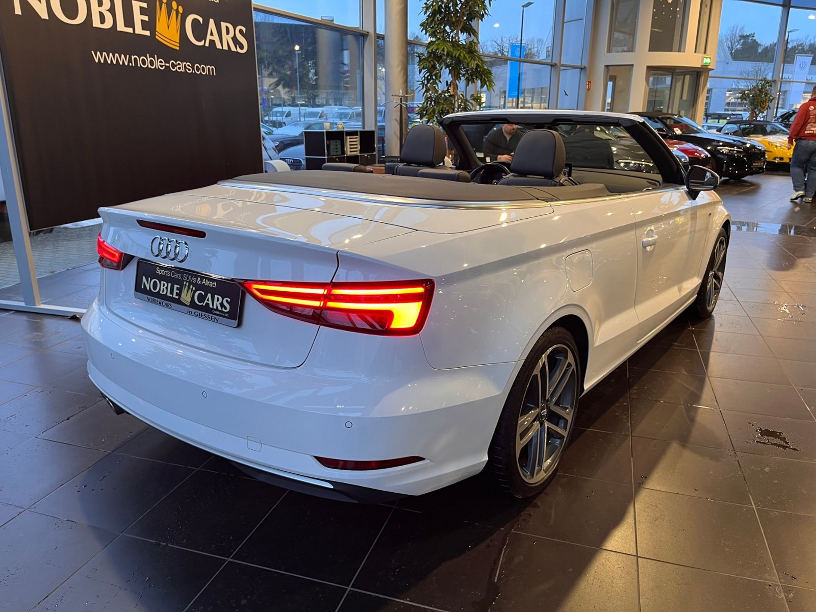 Fahrzeugabbildung Audi A3 Cabriolet 35 TFSI S line sport MATRIX LED NAV