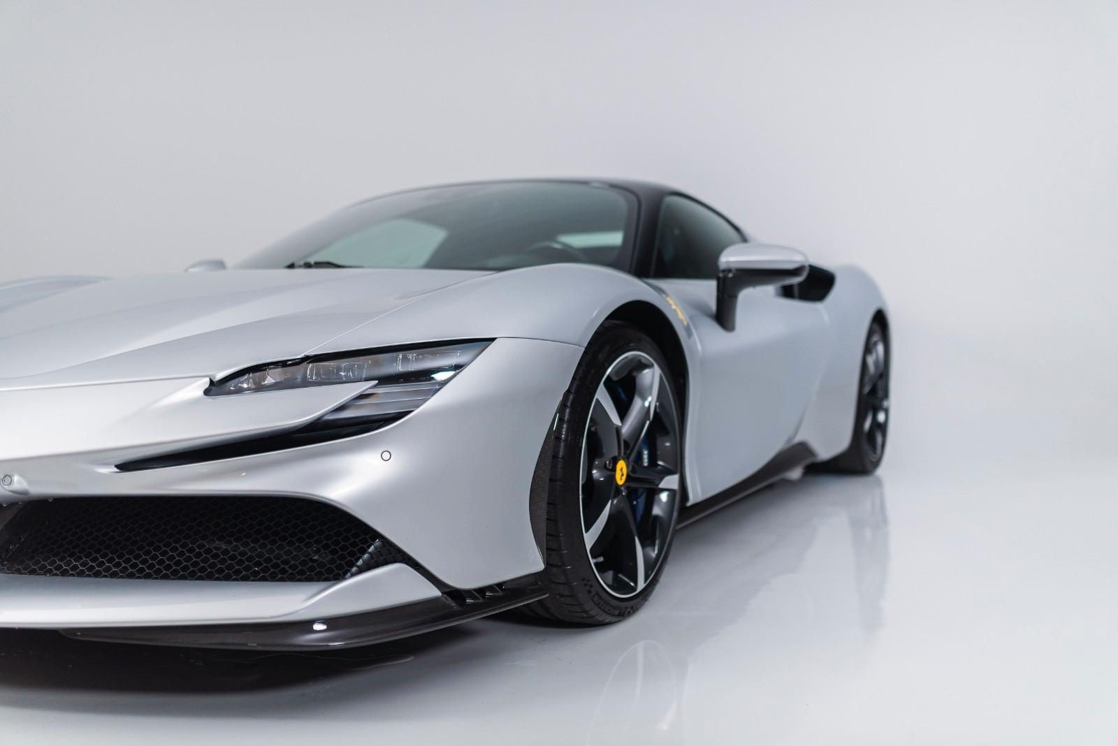 Ferrari SF90 - Garantie, Carbon, Lift, JBL, VAT