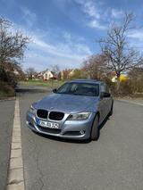 BMW 325i xDrive Aut. Schiebedach 8Fach B. Teilleder  - BMW 325 mit Benzin-Antrieb: Limousine, Automatik