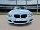 BMW 320i Cabrio E93+M-Paket+Leder+19 Zoll+Navi+SHZ++ - BMW 3er Reihe: Weiß