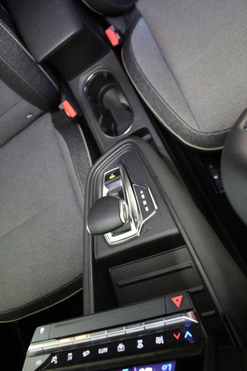 Fahrzeugabbildung Renault Captur Mild Hybrid 160 EDC Techno *Ganzjahresrei