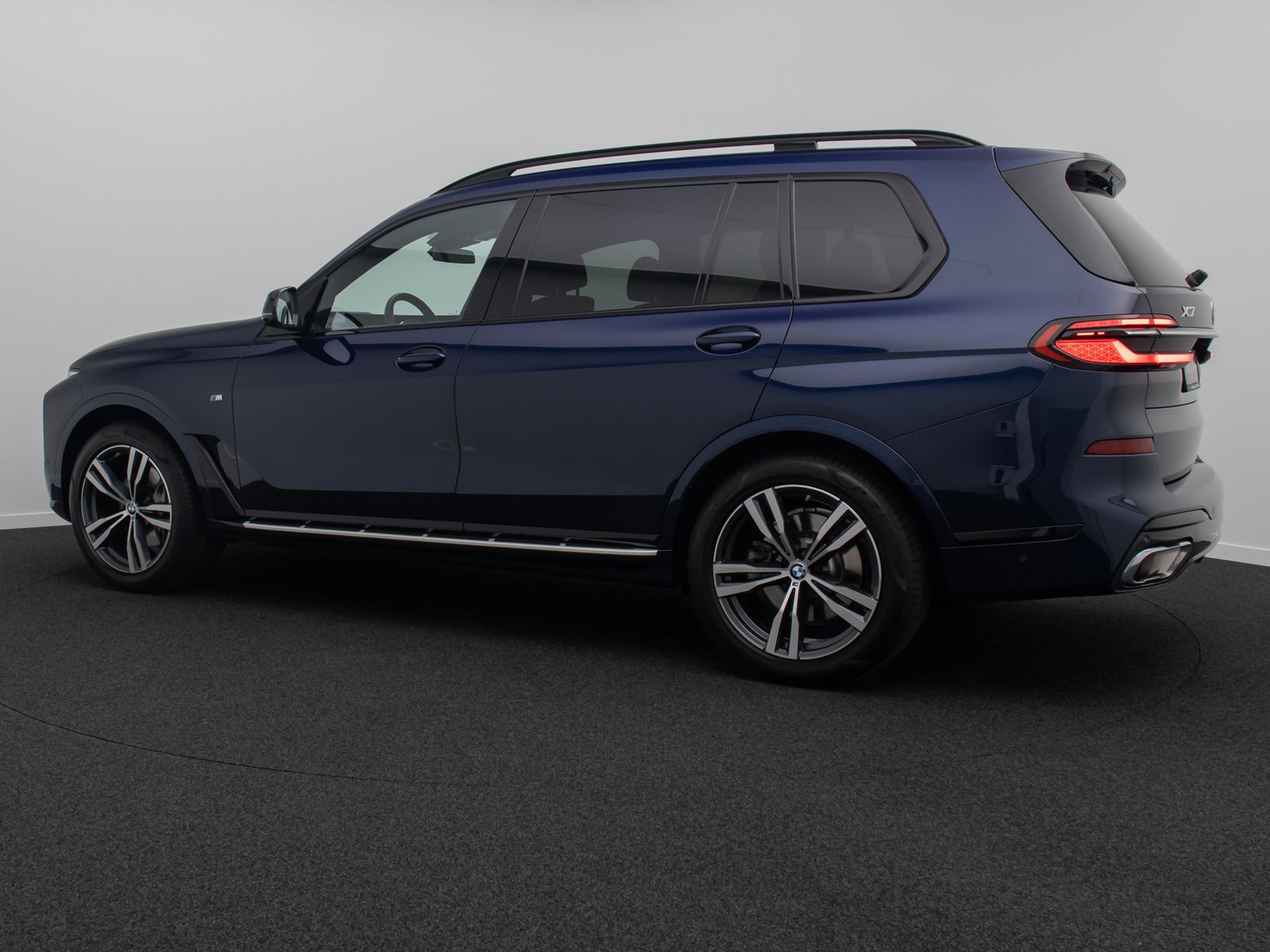 Fahrzeugabbildung BMW X7 xD40d M Sport 360&deg; SkyLounge H/K Individual