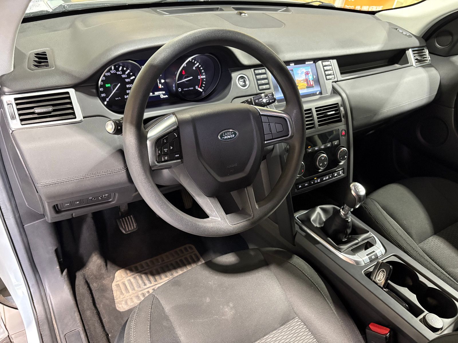 Fahrzeugabbildung Land Rover Discovery Sport Pure/PDC/SHZ/KLIMA/SPURHALTEASS.