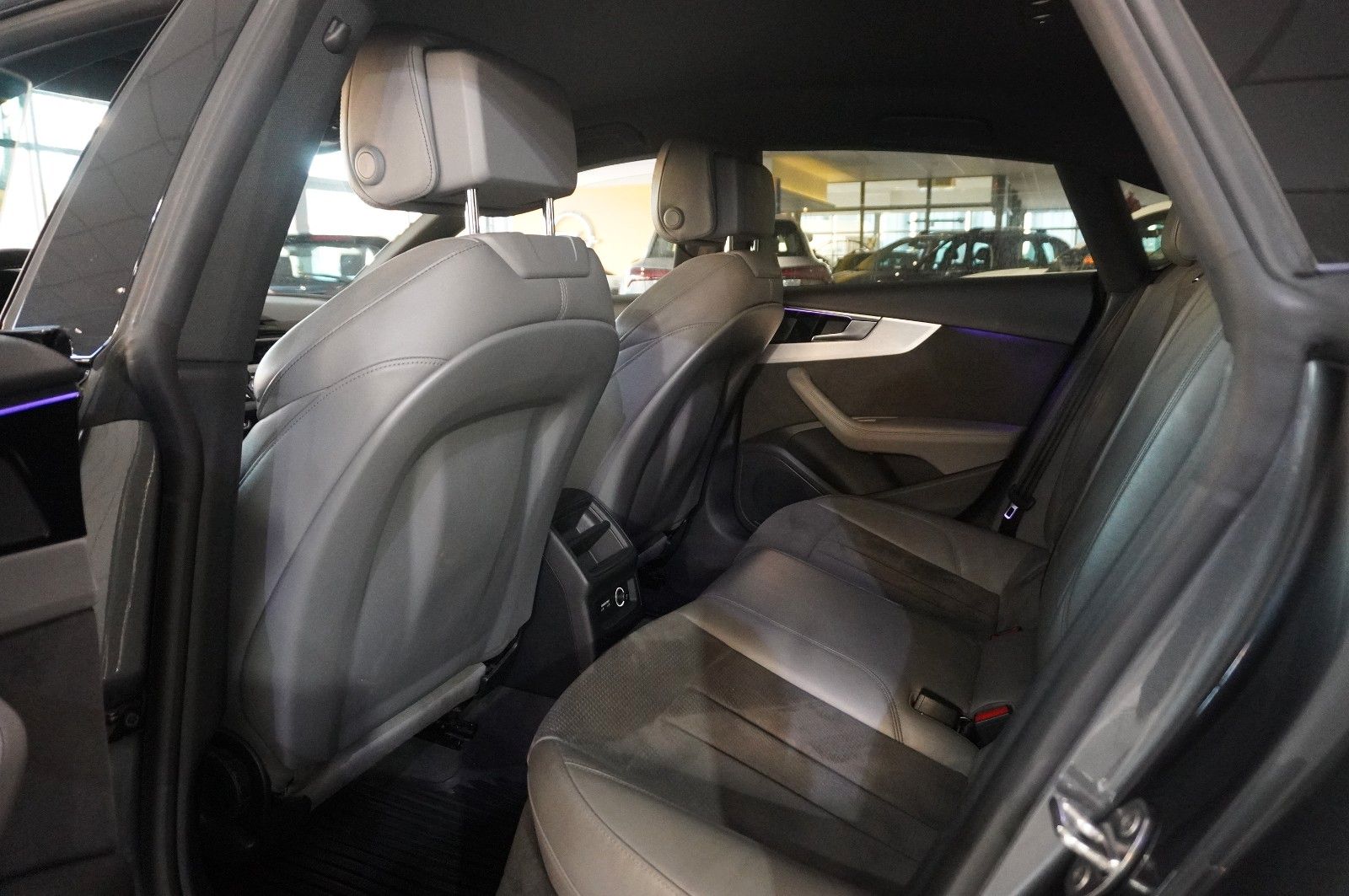 Fahrzeugabbildung Audi A5 Sportback 45 TFSI QUATTRO S-LINE NAVI/MATRIX