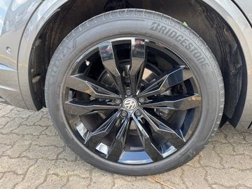 Bild 12 VW Touareg R-Line 3.0 V6 TDI 4M Aut. Leder Pano-SD