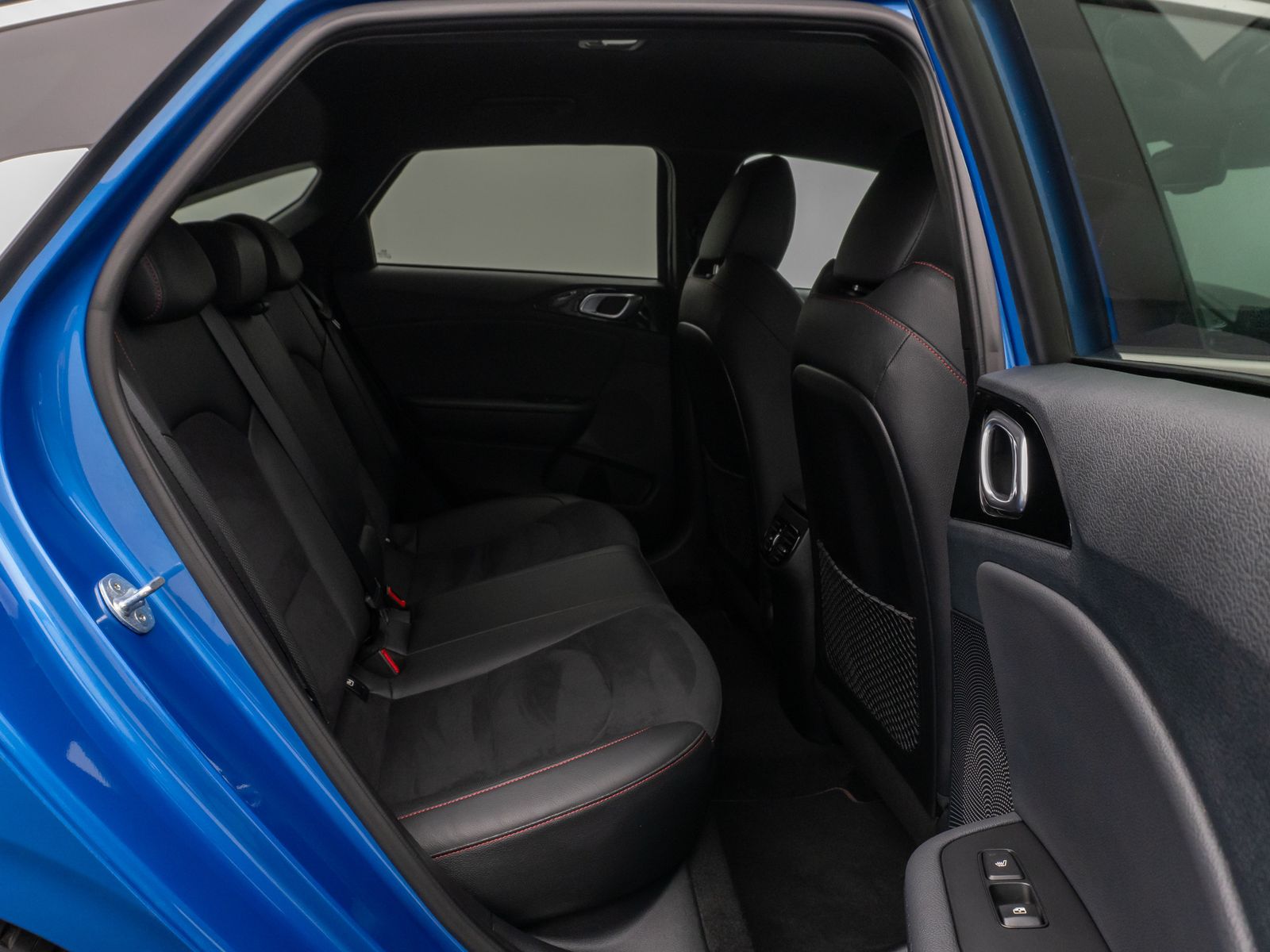 Fahrzeugabbildung Kia ProCeed GT 1.6 T-GDI DCT Kamera DAB JBL Sport