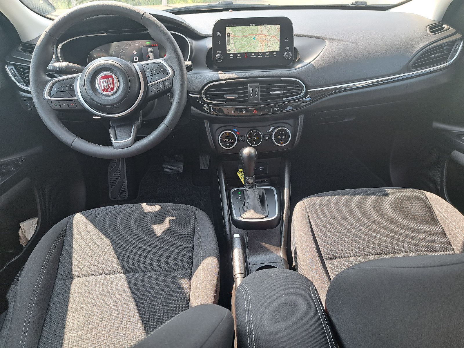 Fahrzeugabbildung Fiat Tipo City Life Hybrid 130PS