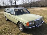 Mercedes-Benz 230TE W123