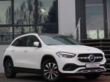 Mercedes-Benz GLA 220d Autom. Sitzlüft. Ambiente Pano 360° AHK