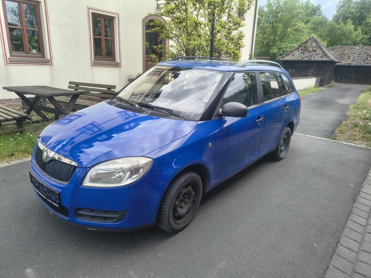 Skoda Fabia 2006 — rear view