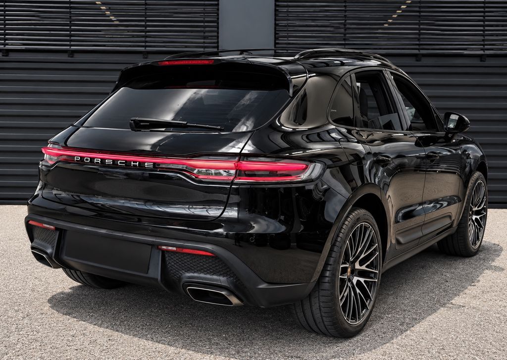 PORSCHE Macan 2023