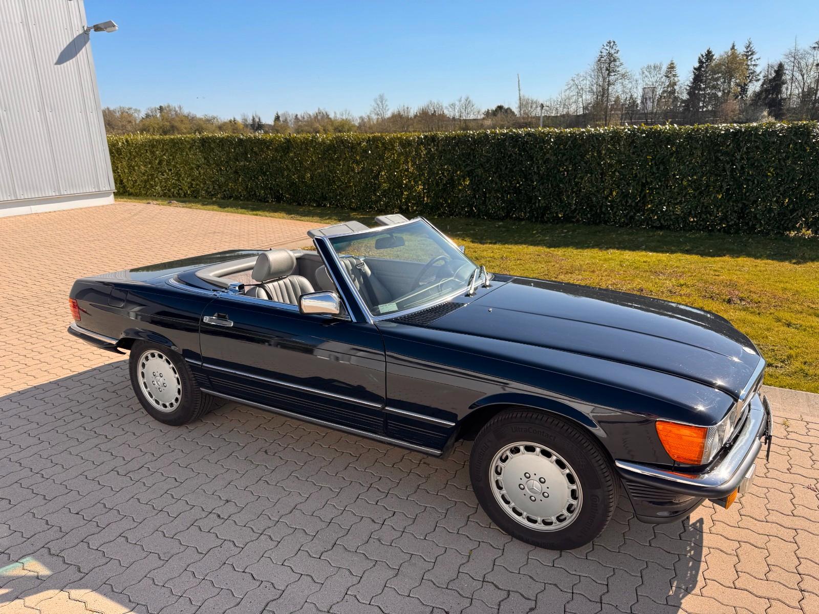 Mercedes-Benz SL 560