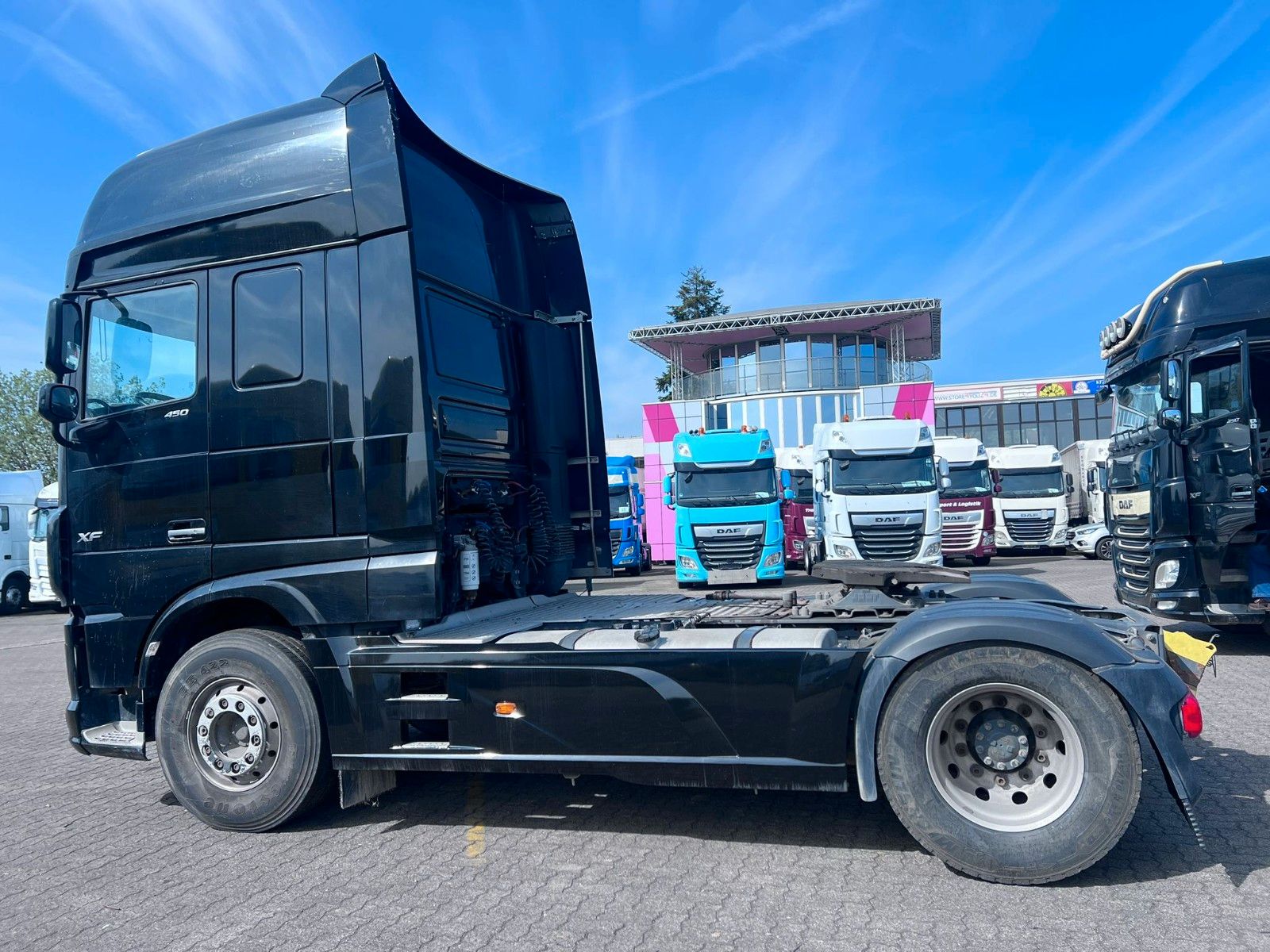 Fahrzeugabbildung DAF 2 Stück XF 450 FT, SSC, Hydr.