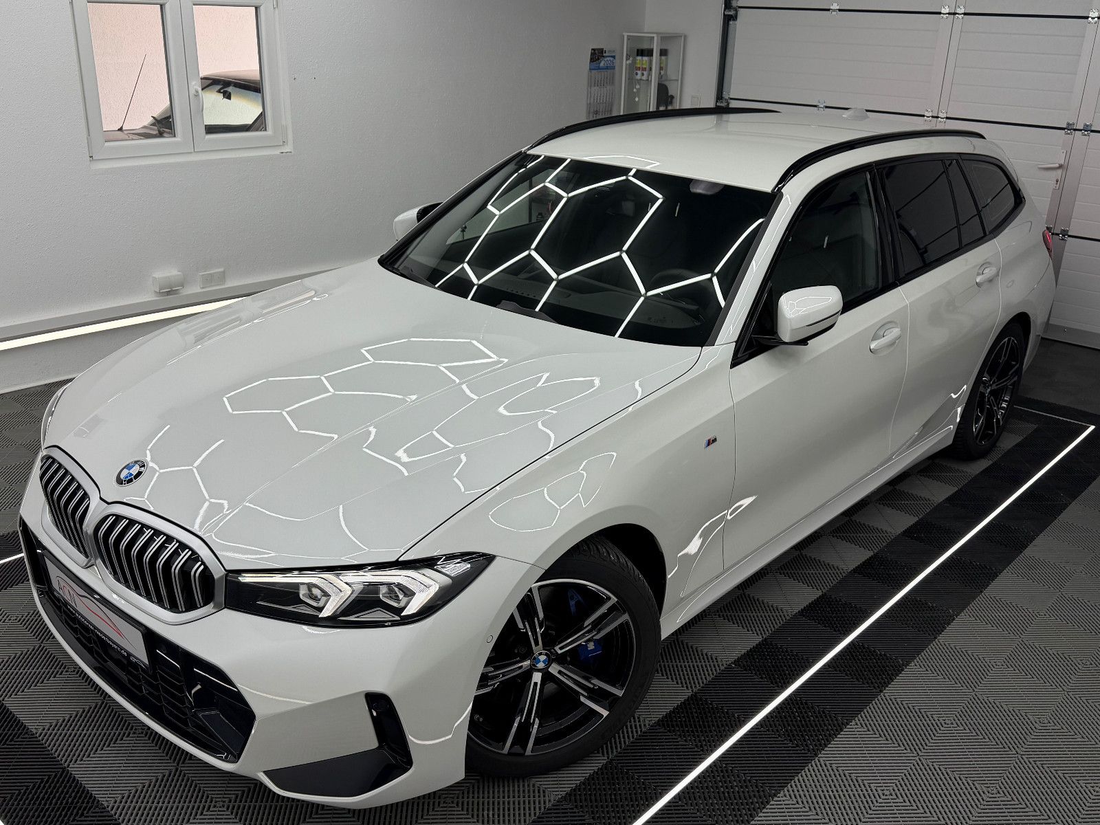 Fahrzeugabbildung BMW 330 i M SPORT/LED/DAB/KAMERA/ACC/CURVED DISPLAY