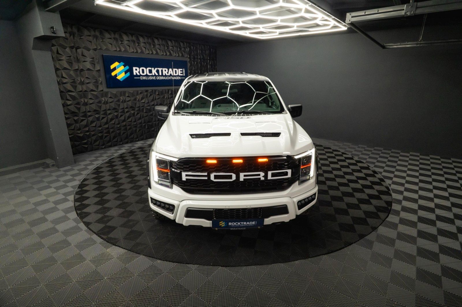 Fahrzeugabbildung Ford F150 5.0L V8 4x4 Offroad SuperCrew RAPTOR 19%