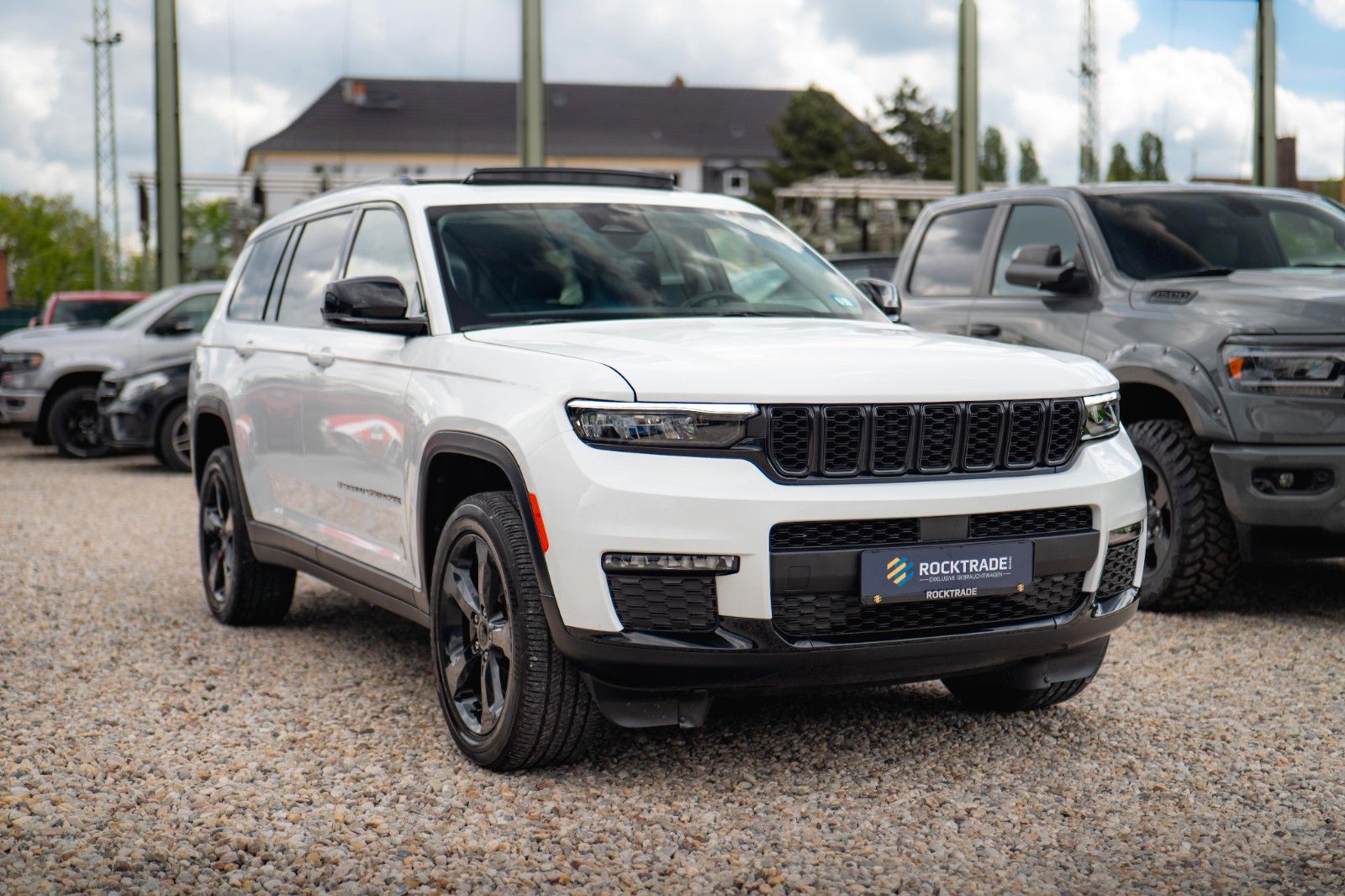 Fahrzeugabbildung Jeep Grand Cherokee 3.6 4x4 LIMITED L Night*ACC*Pano*
