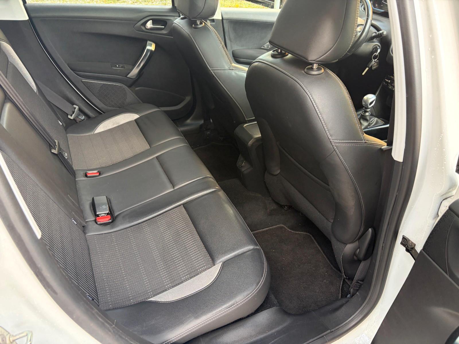 Peugeot 2008 2015 — photo 9