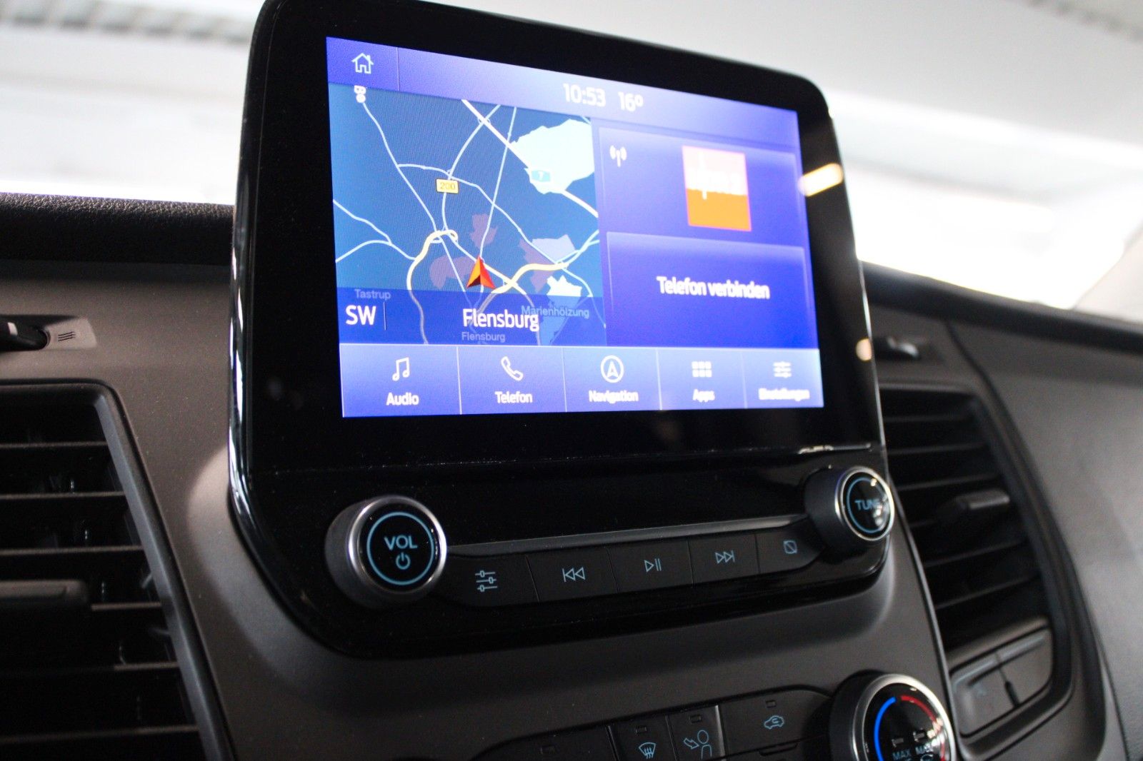 Fahrzeugabbildung Ford Transit Custom TREND 9-Sitzer Klima AHK NAVI uvm