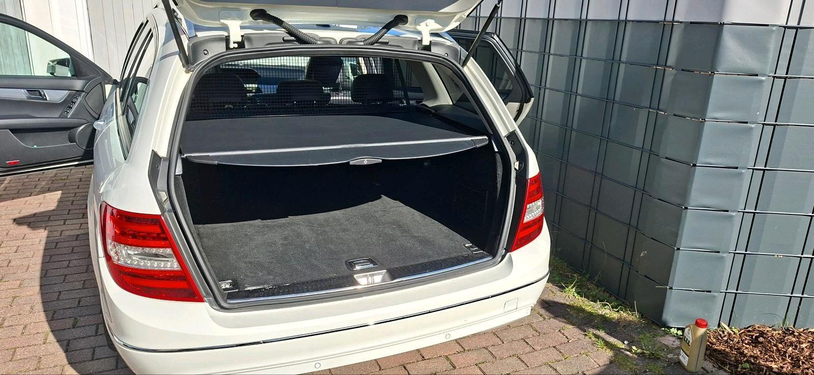 Mercedes-Benz C220 2012 — engine 170 HP (125kW)