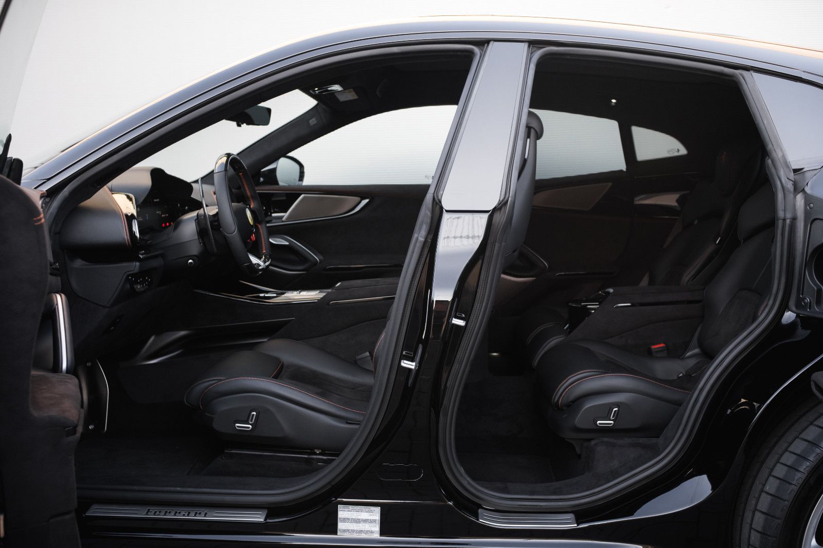 Fahrzeugabbildung Ferrari Purosangue-Pano-Lift-Burm.-360Kam.-Karbonlenkrad