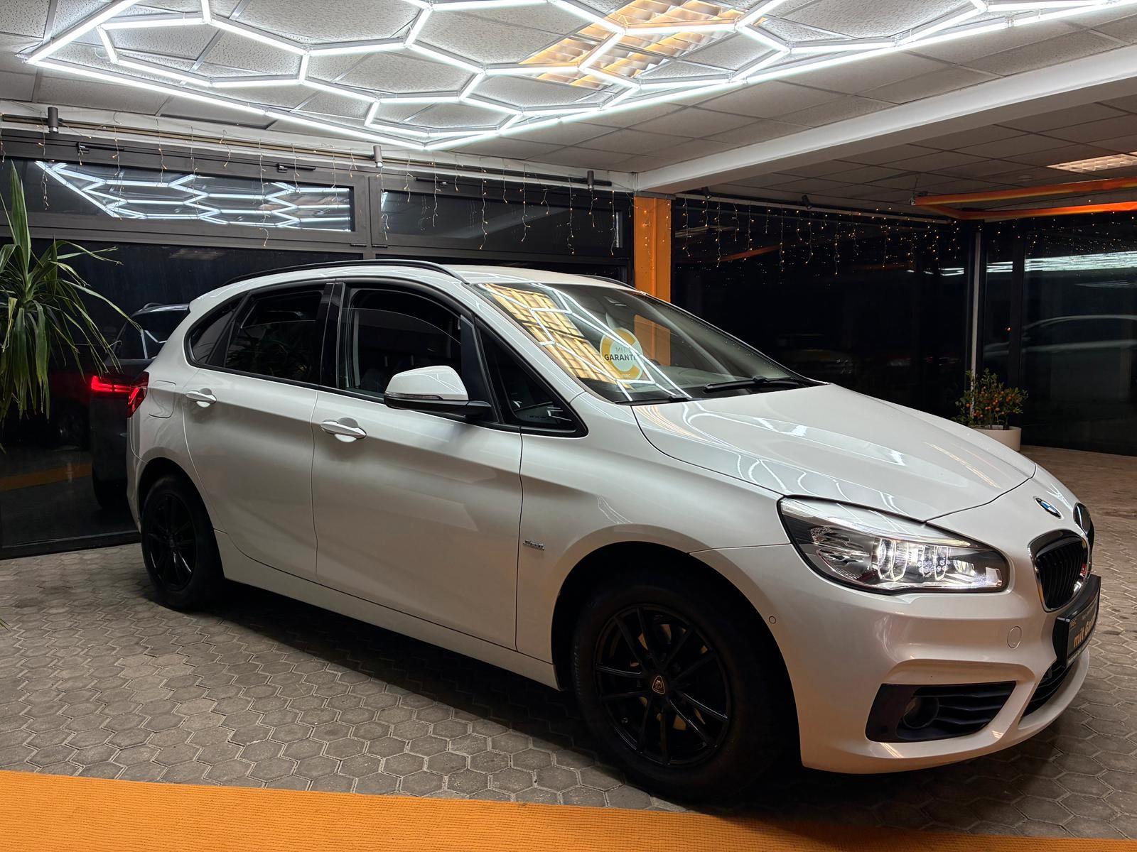 BMW 218 Active Tourer SportLine Top-Zustand