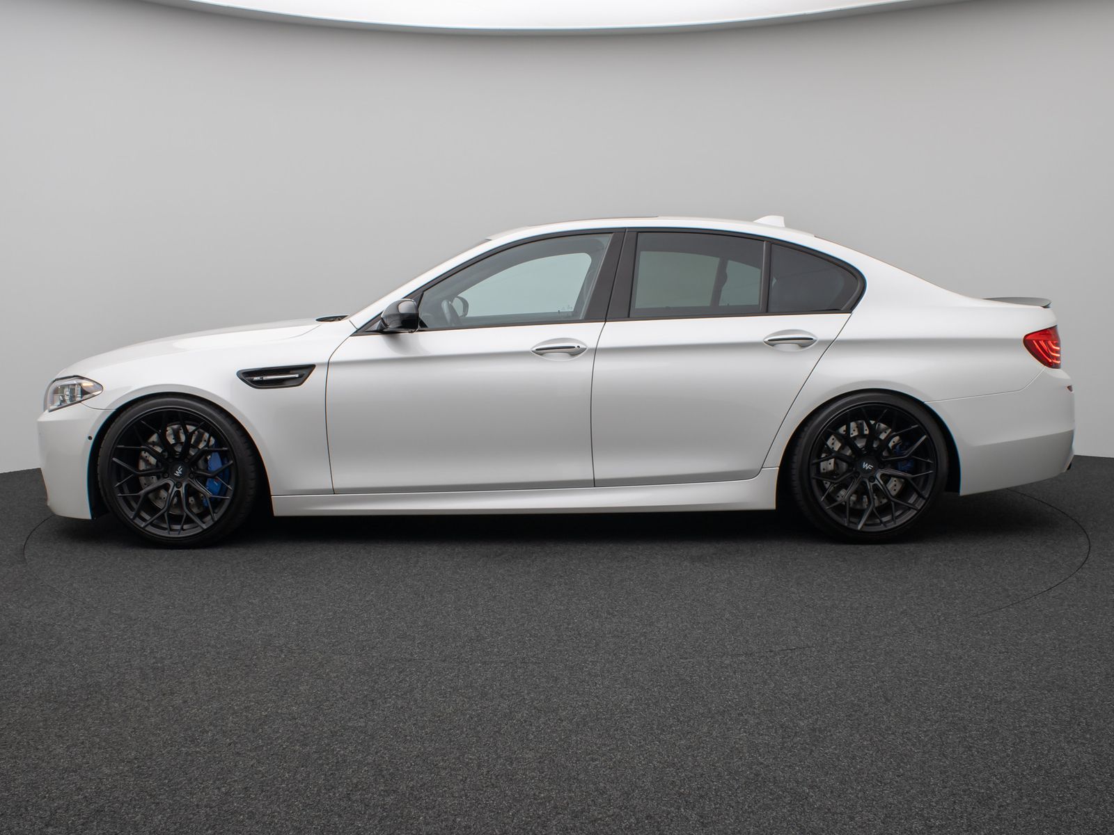 Fahrzeugabbildung BMW M5 Competition Edition 1/200 360°HUD B&O SoftCl