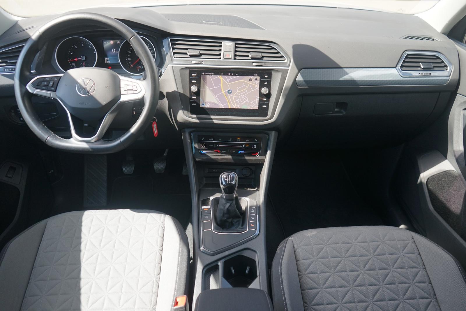 Volkswagen Tiguan 1.5 TSI Active LED Navi ACC Totwinkel AHK, миниатюра 8