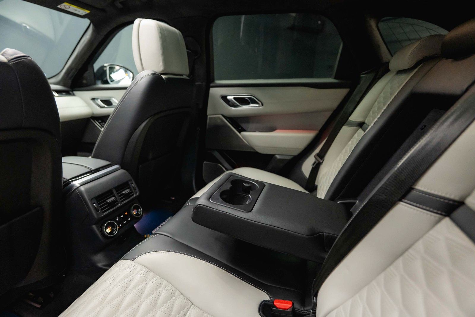 Fahrzeugabbildung Land Rover Velar SV Autobiography Dynamic Edition *ACC*19%*