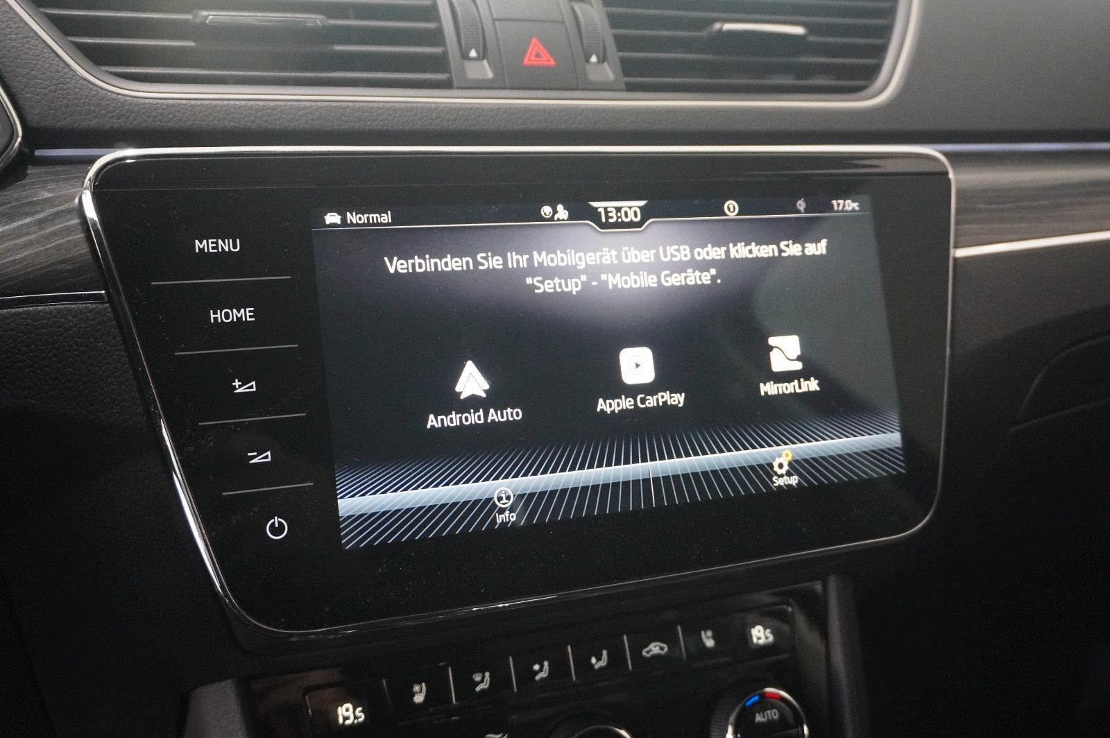 Fahrzeugabbildung SKODA Superb Combi 2.0D PREMIUM 4X4 NAVI/LED/360°/AHK