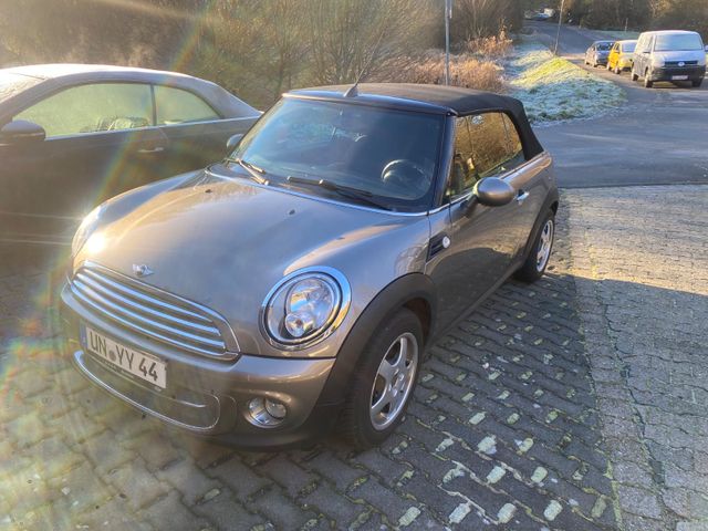 MINI COOPER Cabrio Cooper Pepper 1.6 90 KW 6 Gang