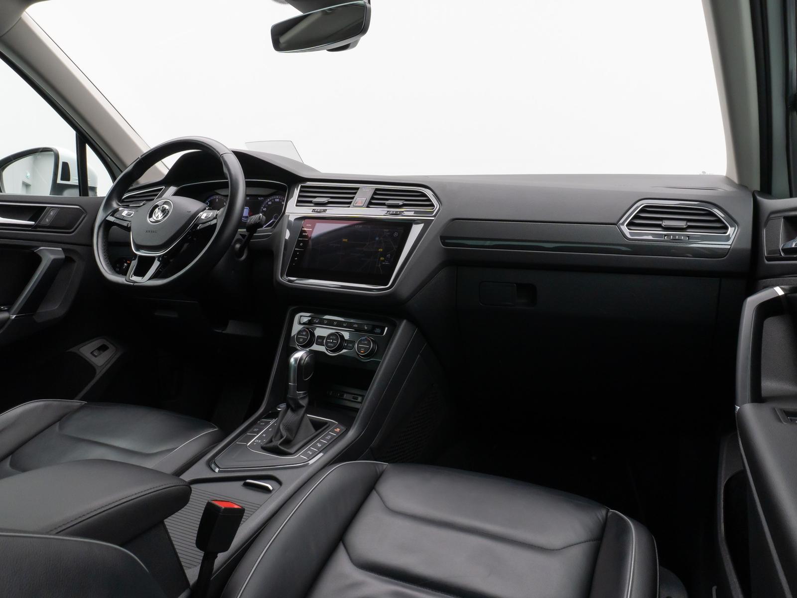 Volkswagen Tiguan Highline Kamera HUD DAB ACC LED 21Zoll