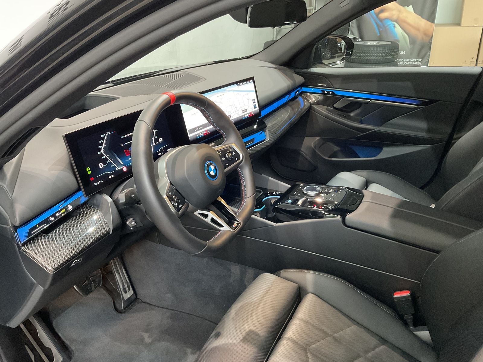 Fahrzeugabbildung BMW i5 M60 xDrive Limousine, Sitheizung vorne und hi