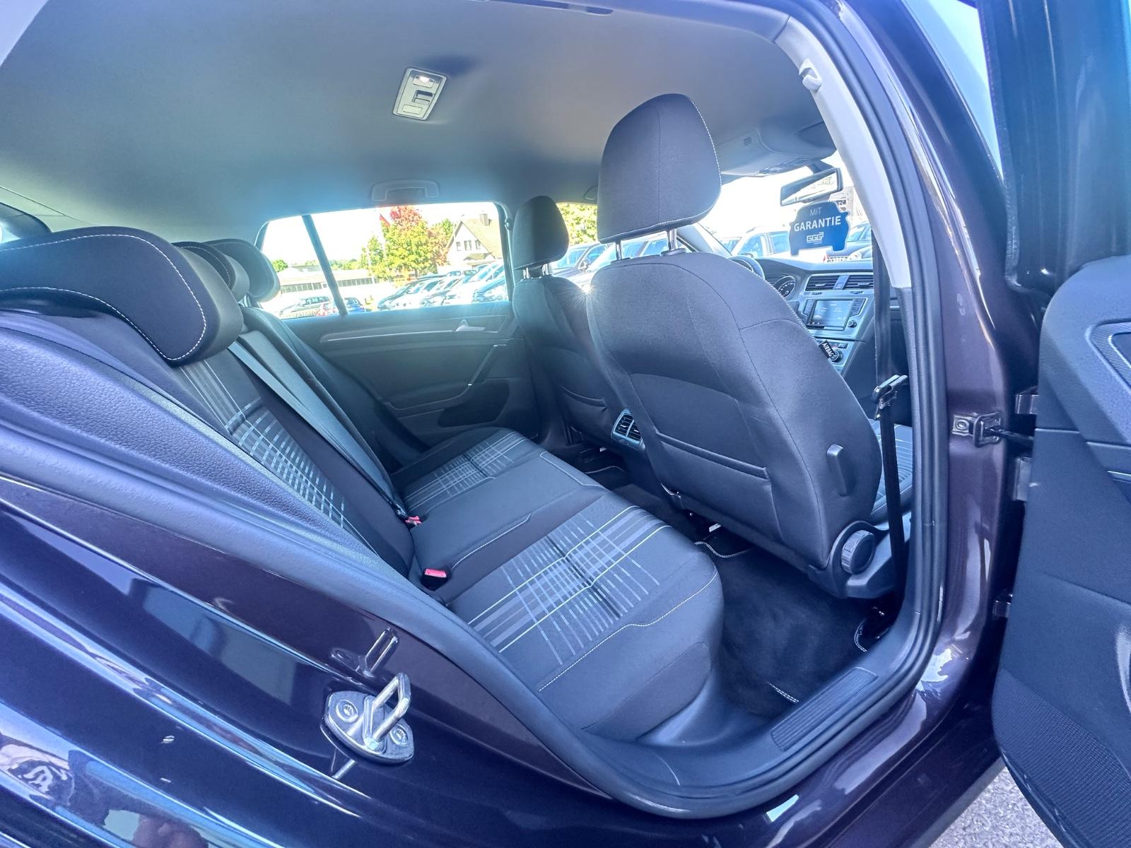 Volkswagen Golf VII Lim. Lounge BMT