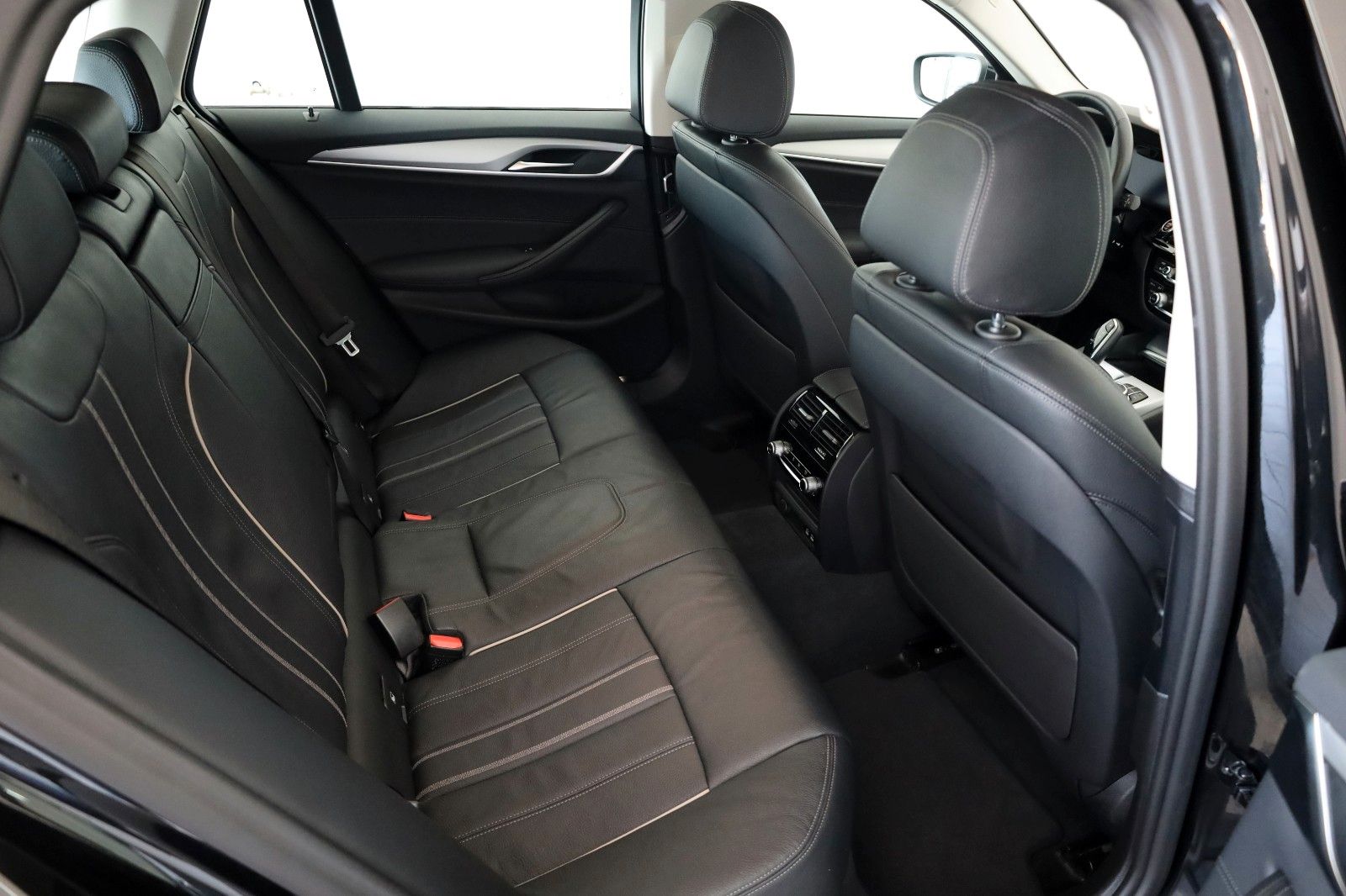 Fahrzeugabbildung BMW 530 d xDrive, Leder,Navi,LED,SH,HUD,Kamera